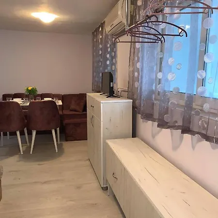 Comfy Studio By The Flower Market Варна