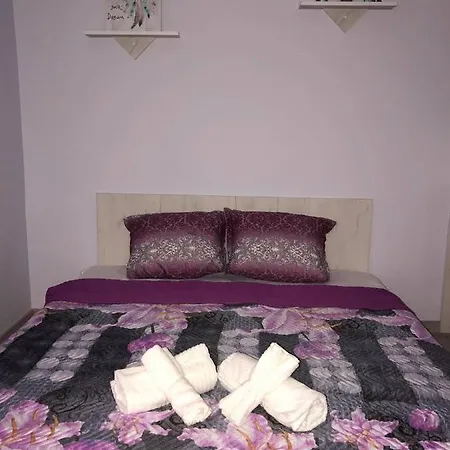 Апартамент Comfy Studio By The Flower Market *